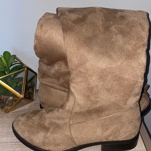 tall brown cloth boots